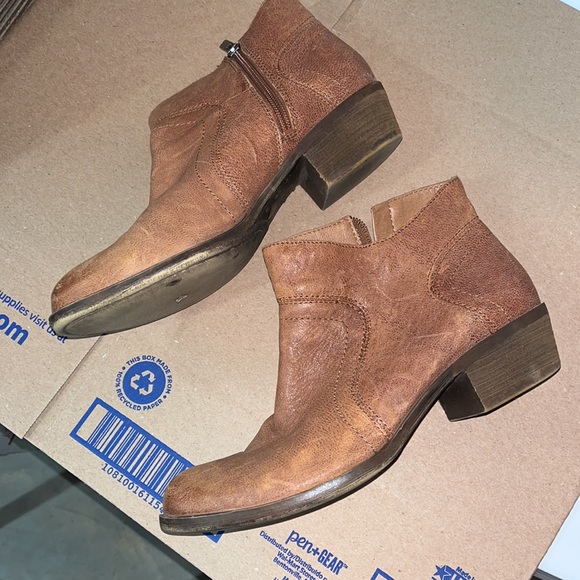 Women’s Lucky Brand Brown Shoes - Picture 5 of 9